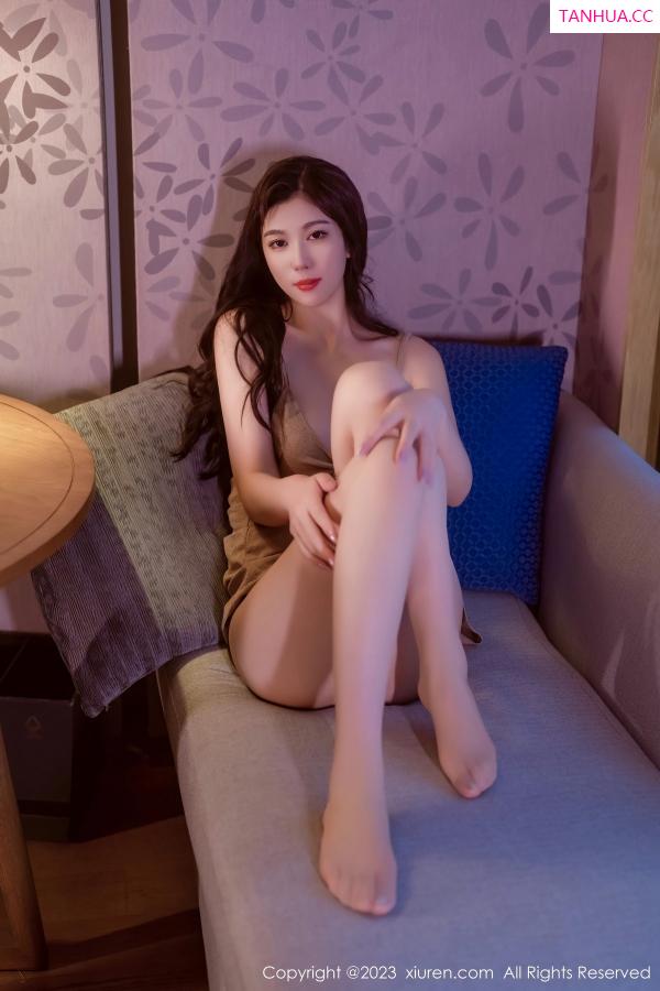 李雅柔  [XiuRen]高清写真图 2023.08.01 No.7167 李雅柔182CM 长裙美腿第39张图片